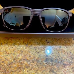 Maui Jim brown frame sunglasses